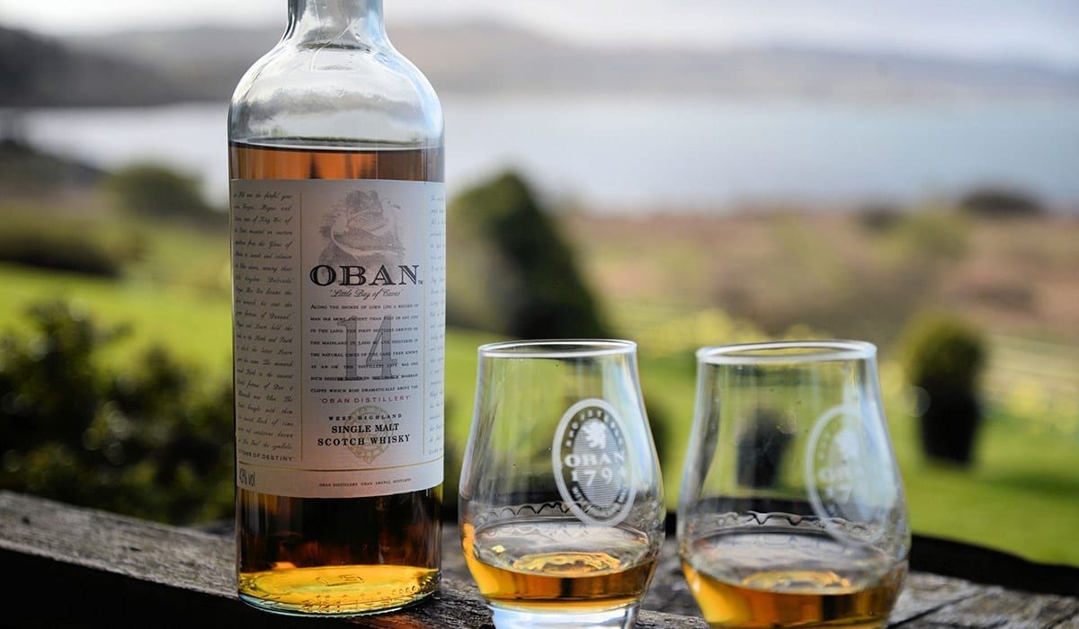 OBAN 14 VÀ DẤU ẤN CỦA CLASSIC MALTS SELECTION - DÒNG WHISKY ĐƯỢC DIAGEO CHỌN MẶT GỬI VÀNG