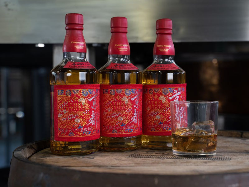 Kyoto Whiskey Nishijin-ori Aka-Obi (Red): Tuyệt Tác Whisky Giao Thoa Cùng Nghệ Thuật Dệt May Cố Đô