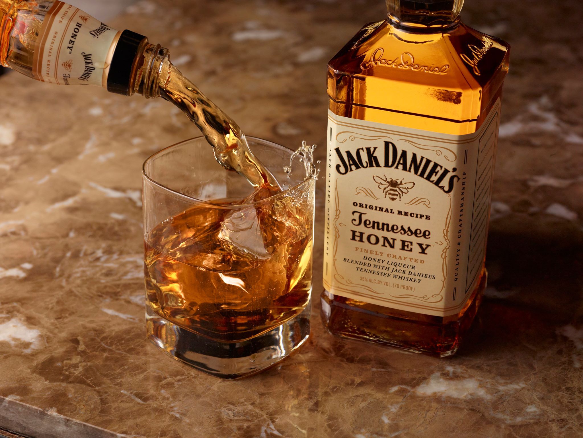 Vì Sao Jack Daniel's Tennessee Honey Đang Được Giới Trẻ Đổ Xô Tìm Mua?