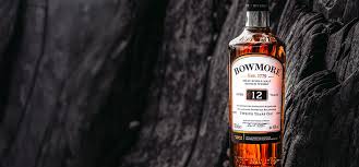 VÌ SAO BOWMORE MANG MỘT VỊ KHÓI ĐẶC TRƯNG RẤT LẠ?
