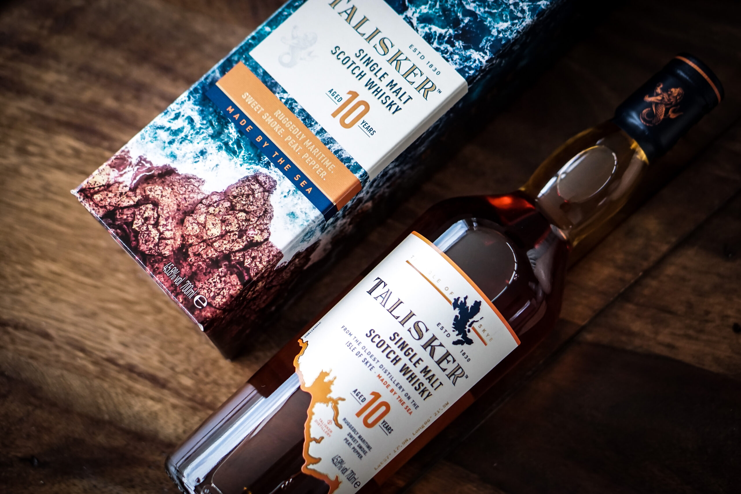 TALISKER 10 YEARS OLD – HƠI THỞ BIỂN ĐẢO SKYE TRONG TỪNG GIỌT KHÓI