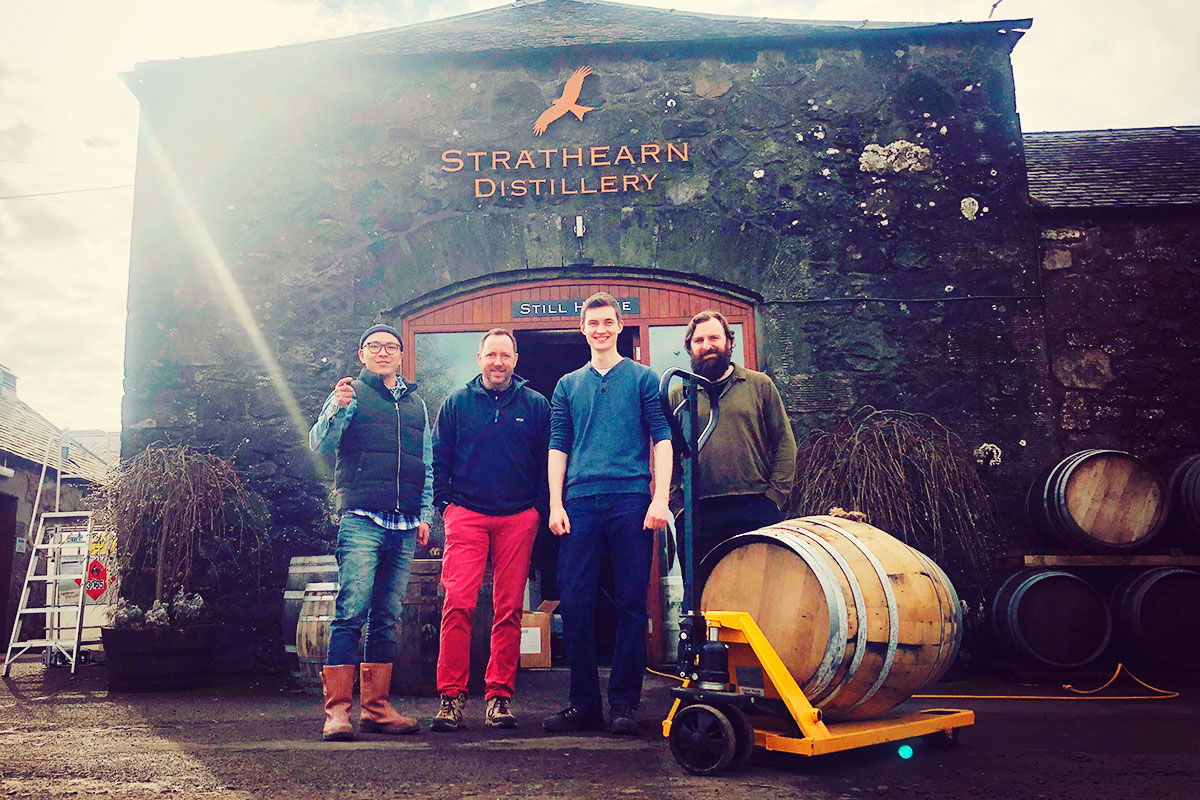 STRATHEARN DISTILLERY – NHÀ CHƯNG CẤT THỦ CÔNG GIỮA TRÁI TIM SCOTLAND